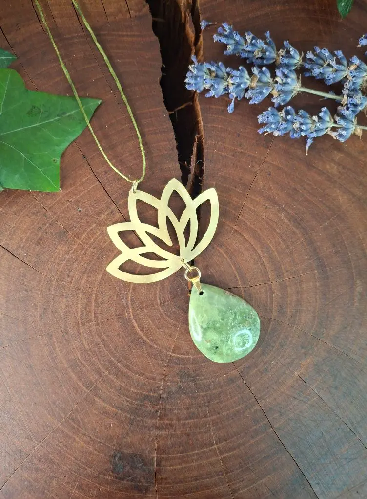 Collier lotus aventurine verte
