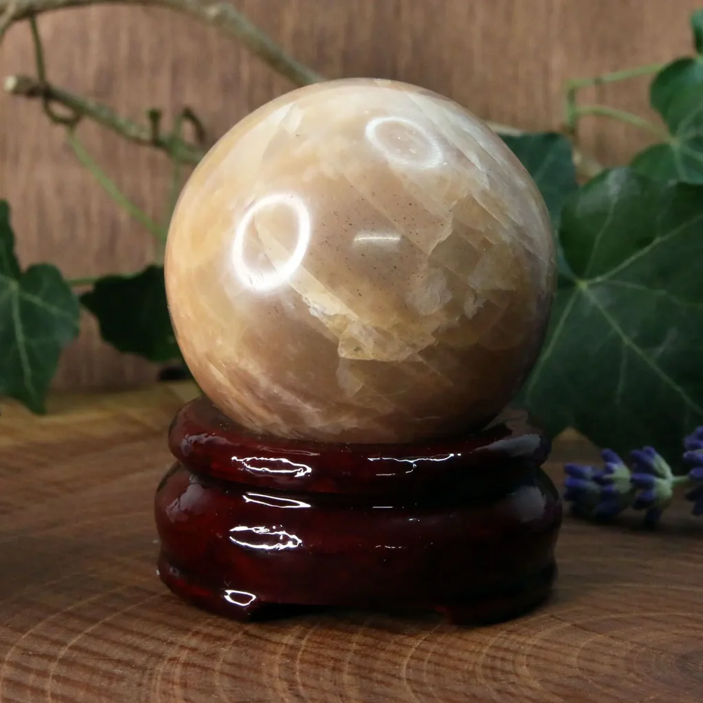 pierre de lune sphère sur son socle