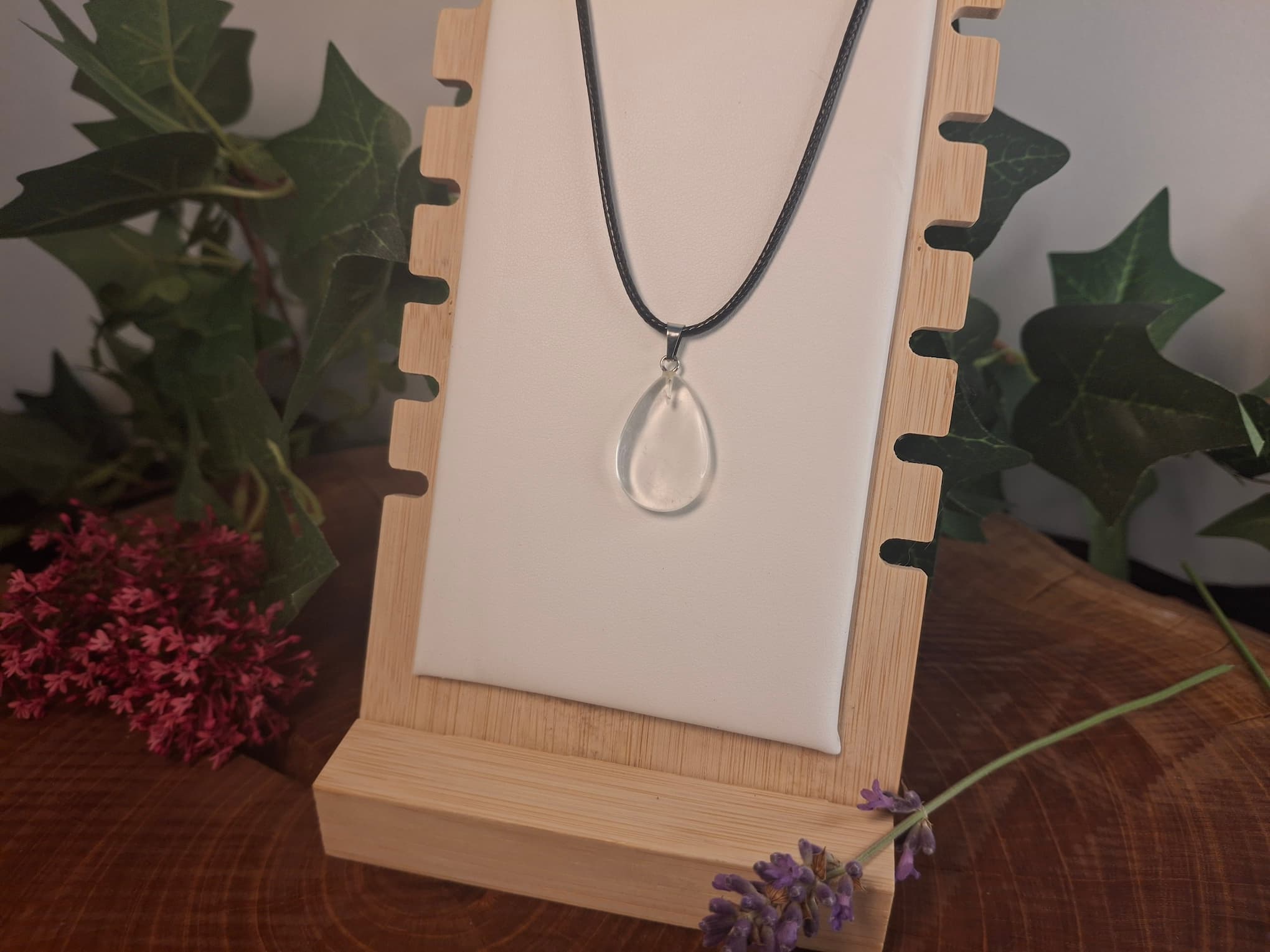 Collier cristal de roche goutte
