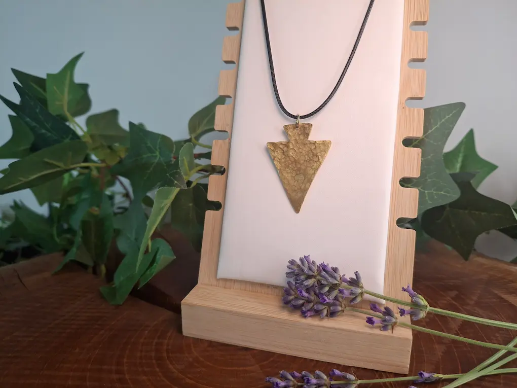 Collier flèche