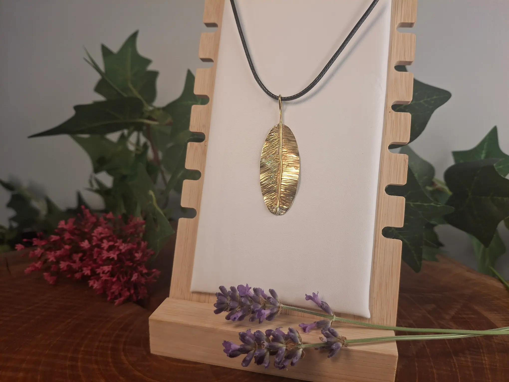 Collier plume