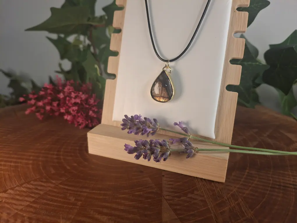 Collier labradorite serti