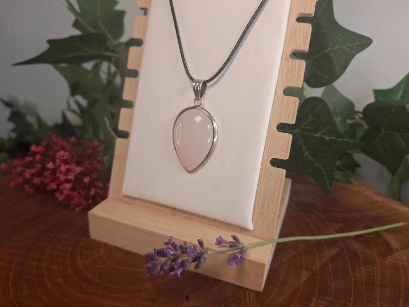 Collier serti quartz rose