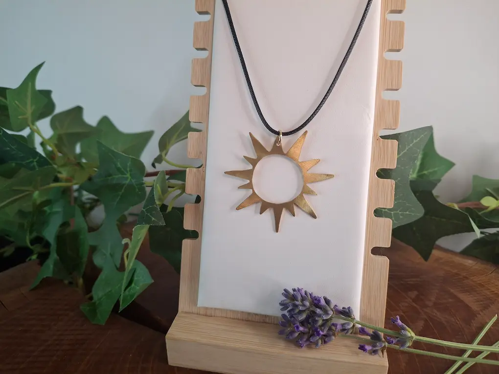 Collier soleil ajouré