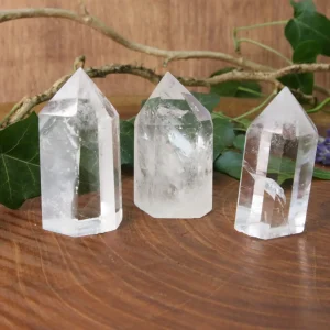cristal de roche pointe polie sur bois