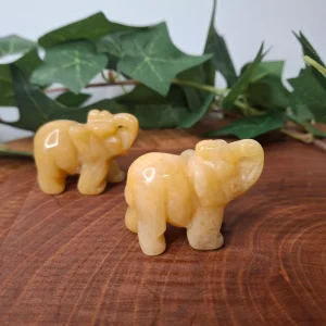 pierre d'aventurine taillée en forme d'éléphant