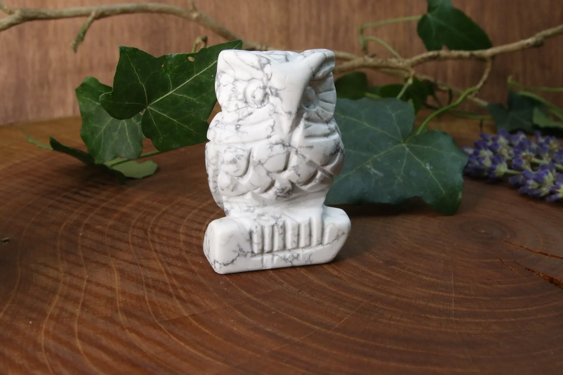 howlite hibou sur bois
