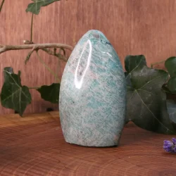 amazonite forme libre sur bois