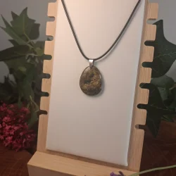 collier bronzite