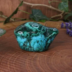 malachite sur bois forme libre poli