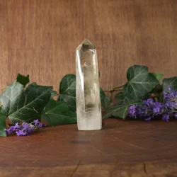 pointe obélisque cristal de roche